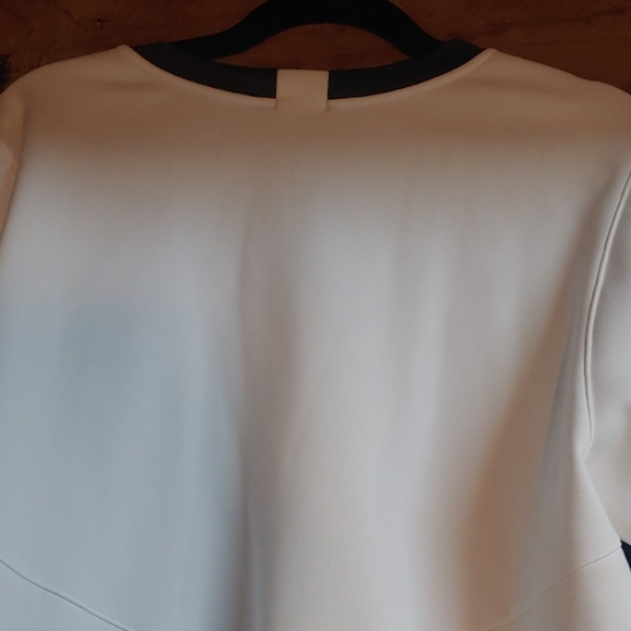 Nike Black and White Long Sleeve Shirt - Picture 7 of 9